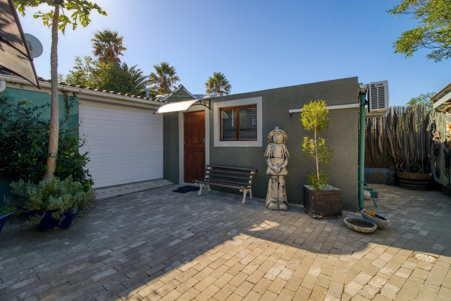 4 Bedroom Property for Sale in Strand South Western Cape